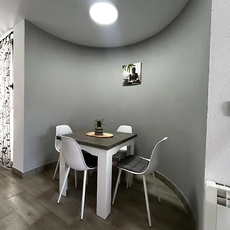 Apartment Atico En El Centro De Con Gran Piscina Comunitaria