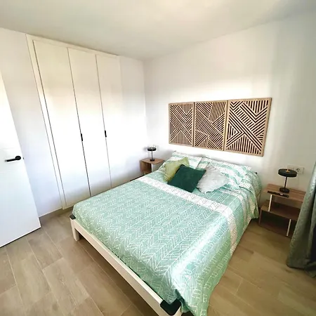 Apartment Atico En El Centro De Con Gran Piscina Comunitaria