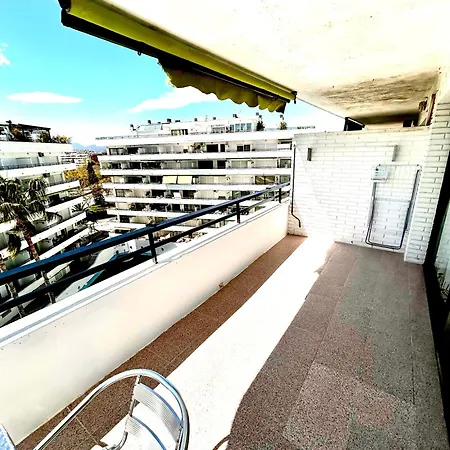 Atico En El Centro De Con Gran Piscina Comunitaria Apartment