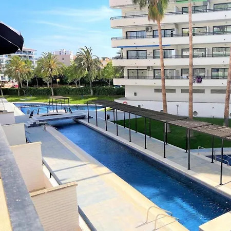 Atico En El Centro De Con Gran Piscina Comunitaria